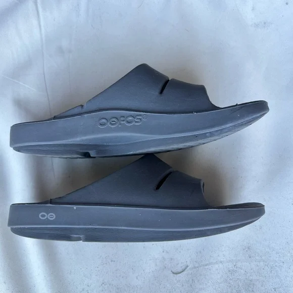 OOFOS Charcoal Slide Sandals - Picture 8 of 11